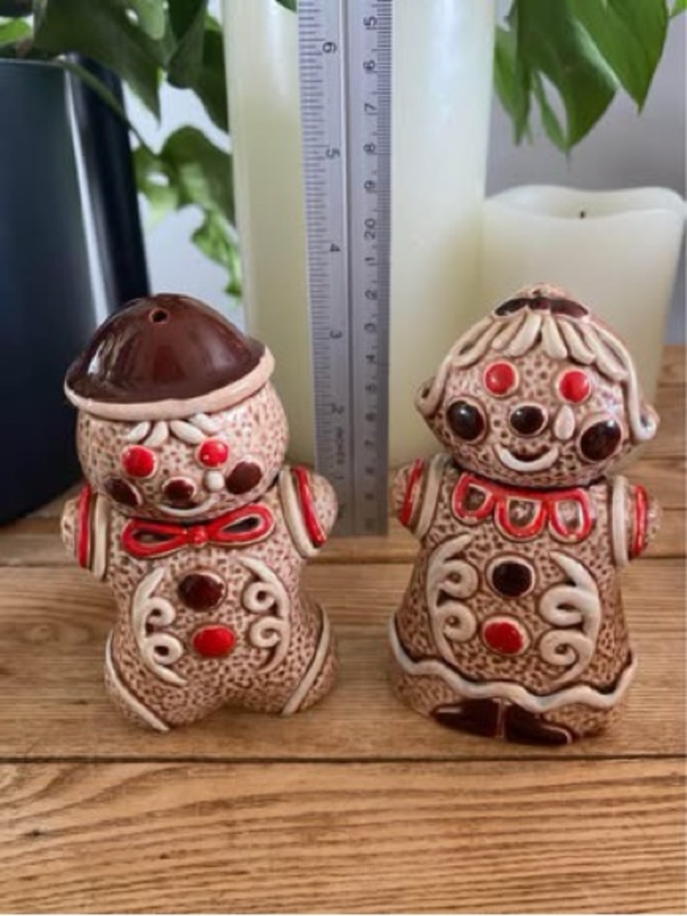 Vintage Textured Gingerbread Man Girl Salt & Pepper Shakers Set ~ Christmas